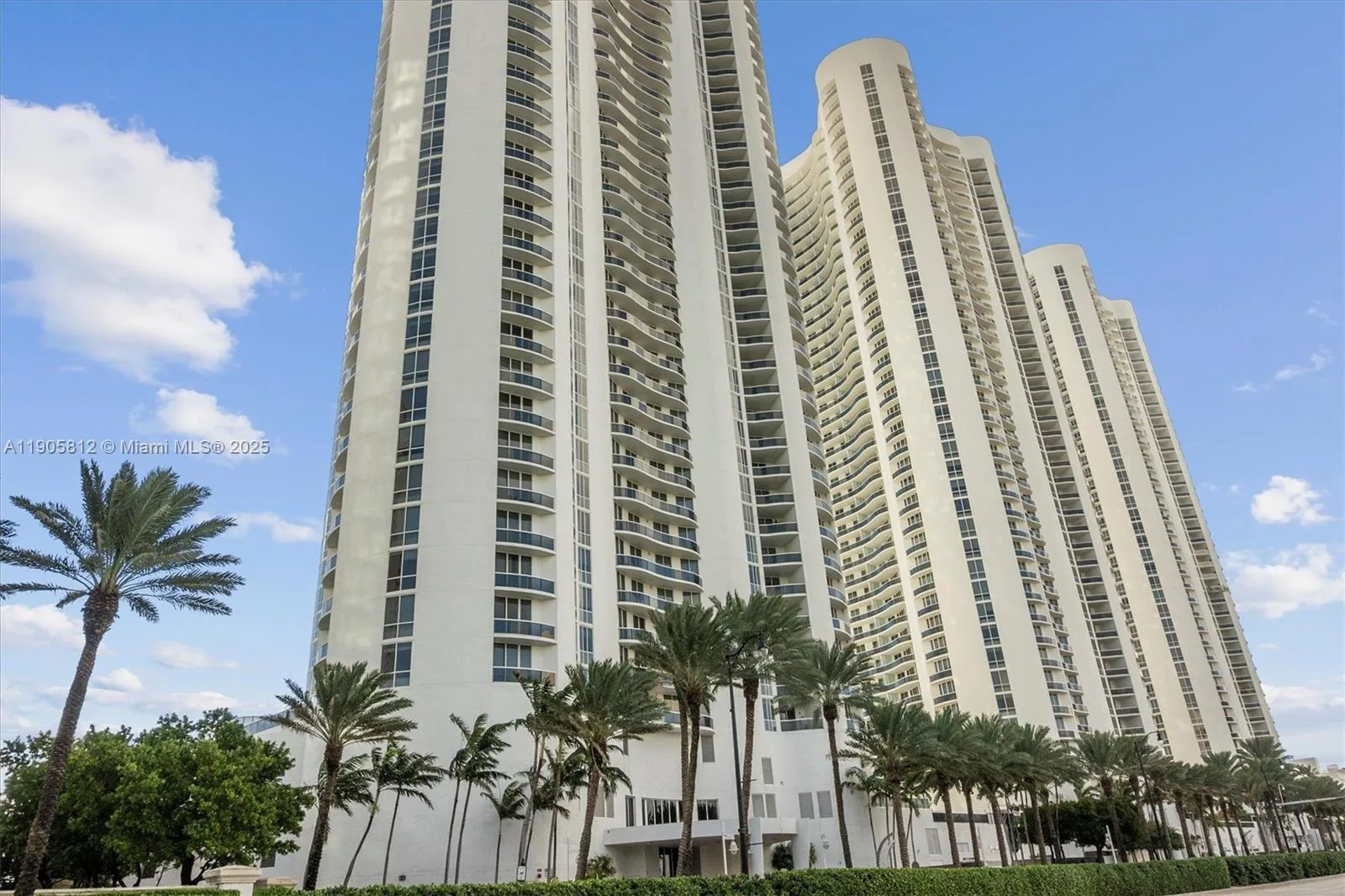 15811 Collins Ave # 3405, Sunny Isles Beach, FL 33160 photo 3