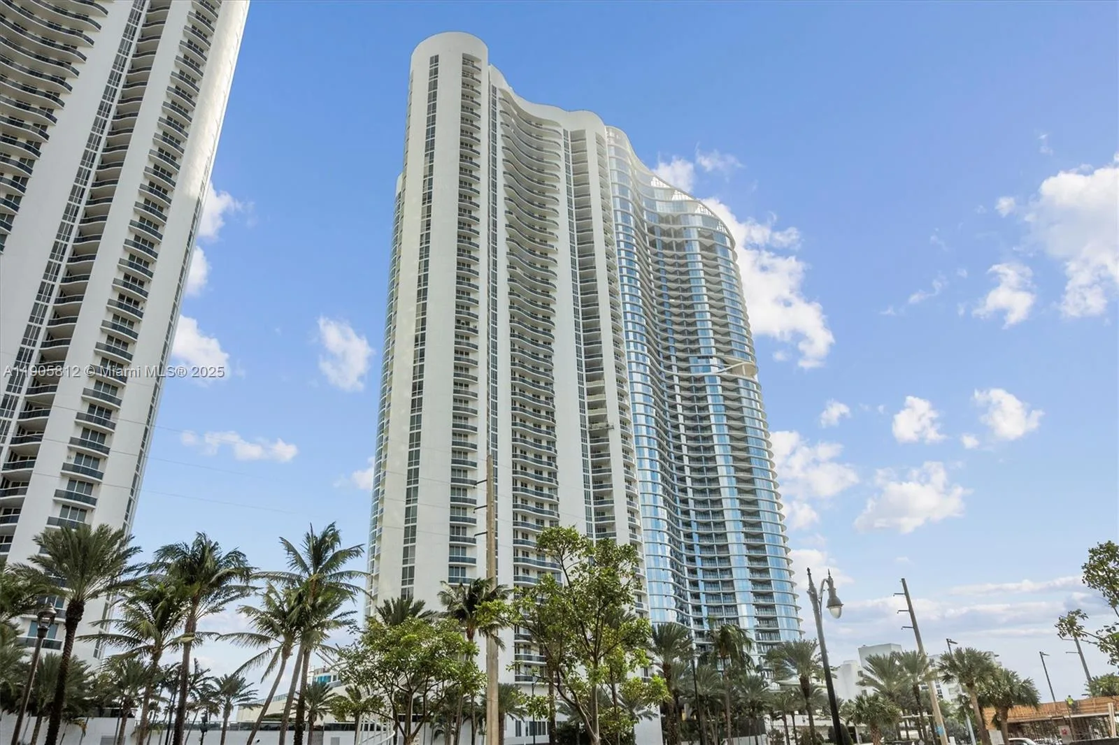 15811 Collins Ave # 3405, Sunny Isles Beach, FL 33160 photo 4