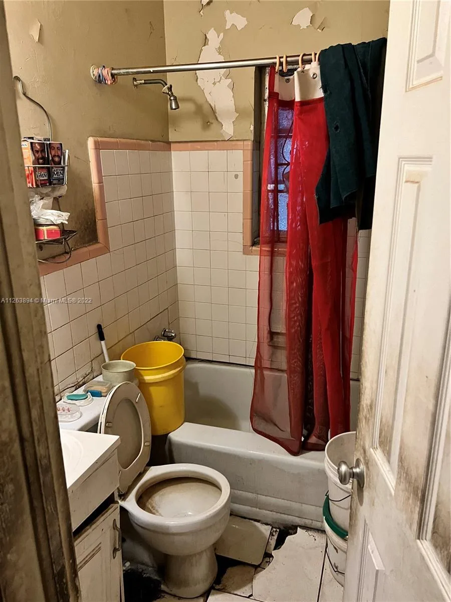 75 NW 117th St, Miami, FL 33168 photo 4