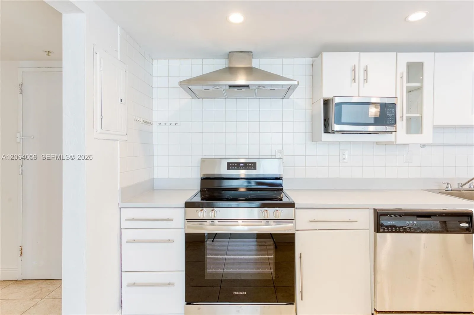 19380 Collins Ave # 406, Sunny Isles Beach, FL 33160 photo 4