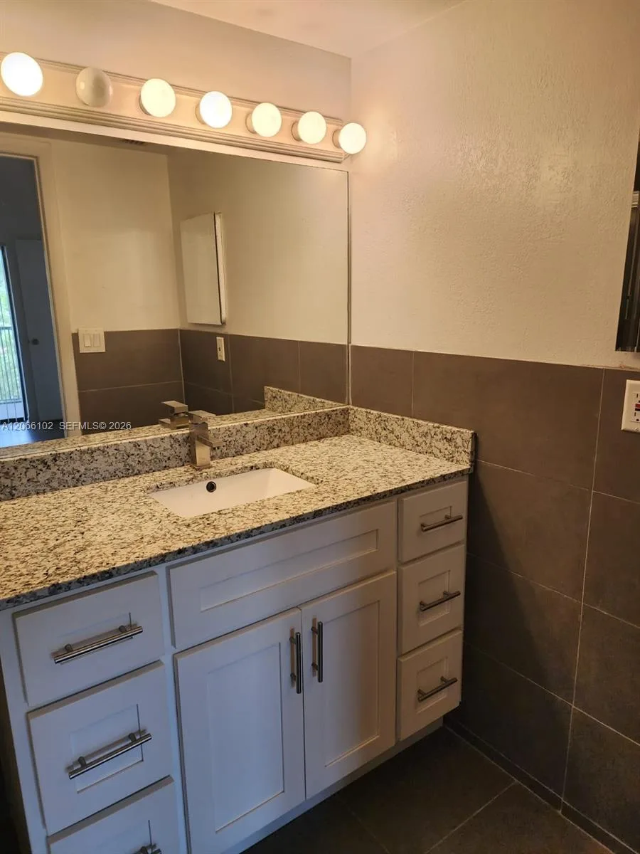 2445 SW 18th Ter # 711, Fort Lauderdale, FL 33315 photo 5