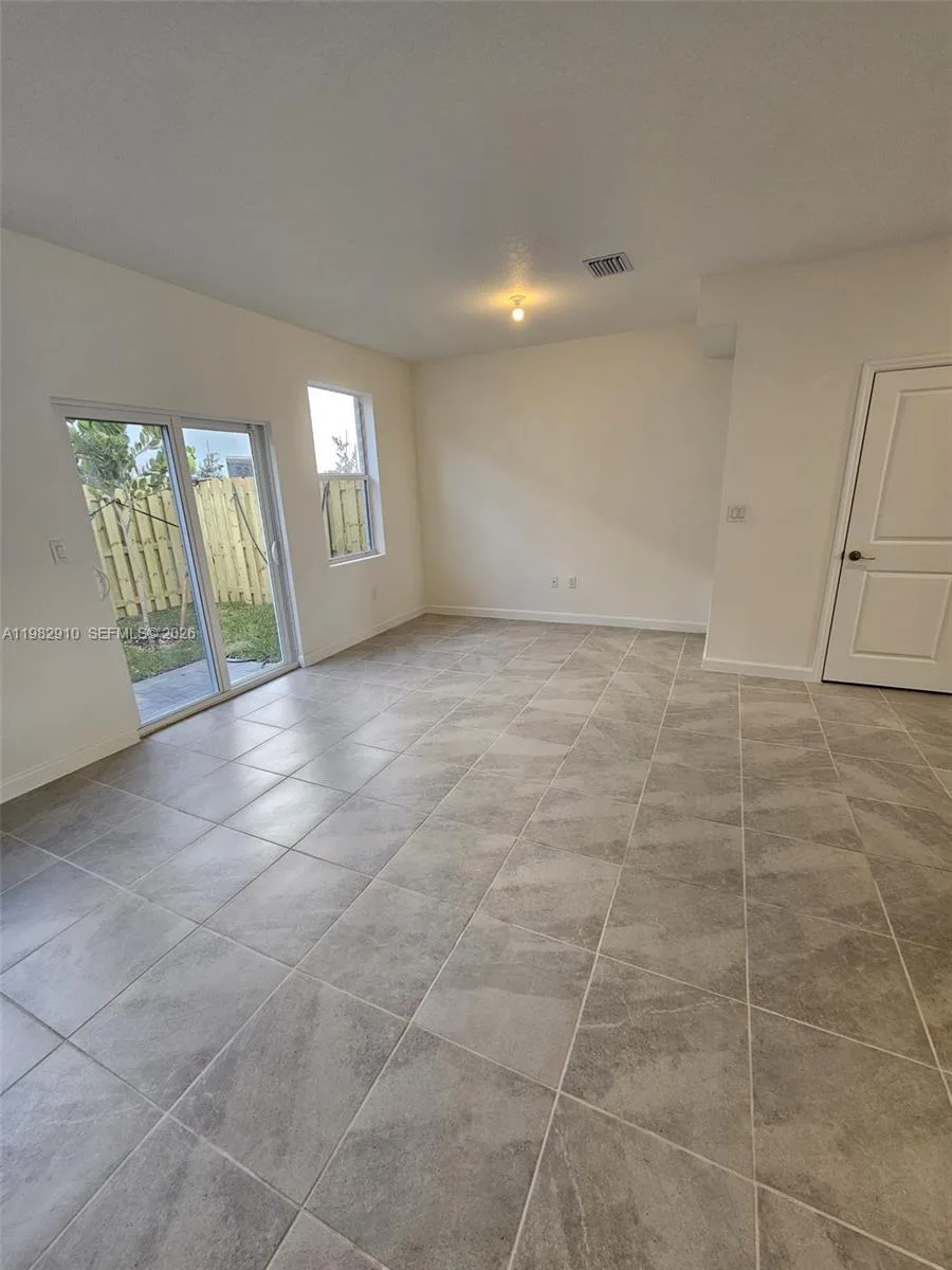1148 SE 2nd St, Florida City, FL 33034 photo 8
