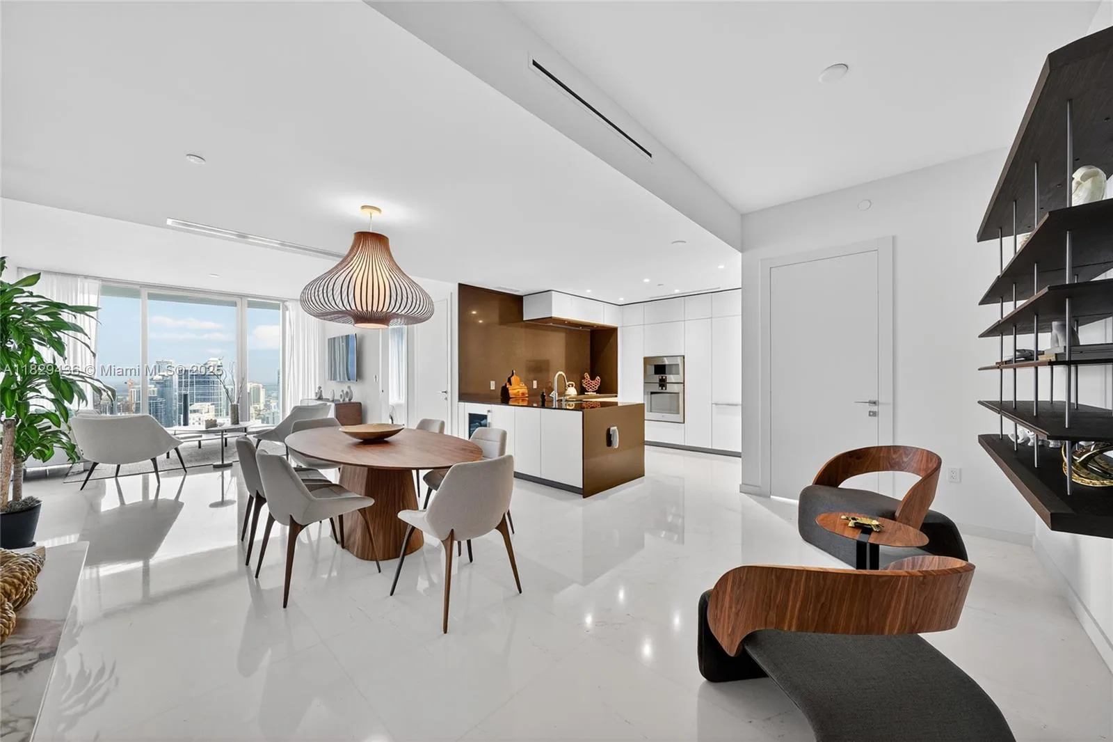 300 Biscayne Boulevard Way # 5009W, Miami, FL 33131 photo 2