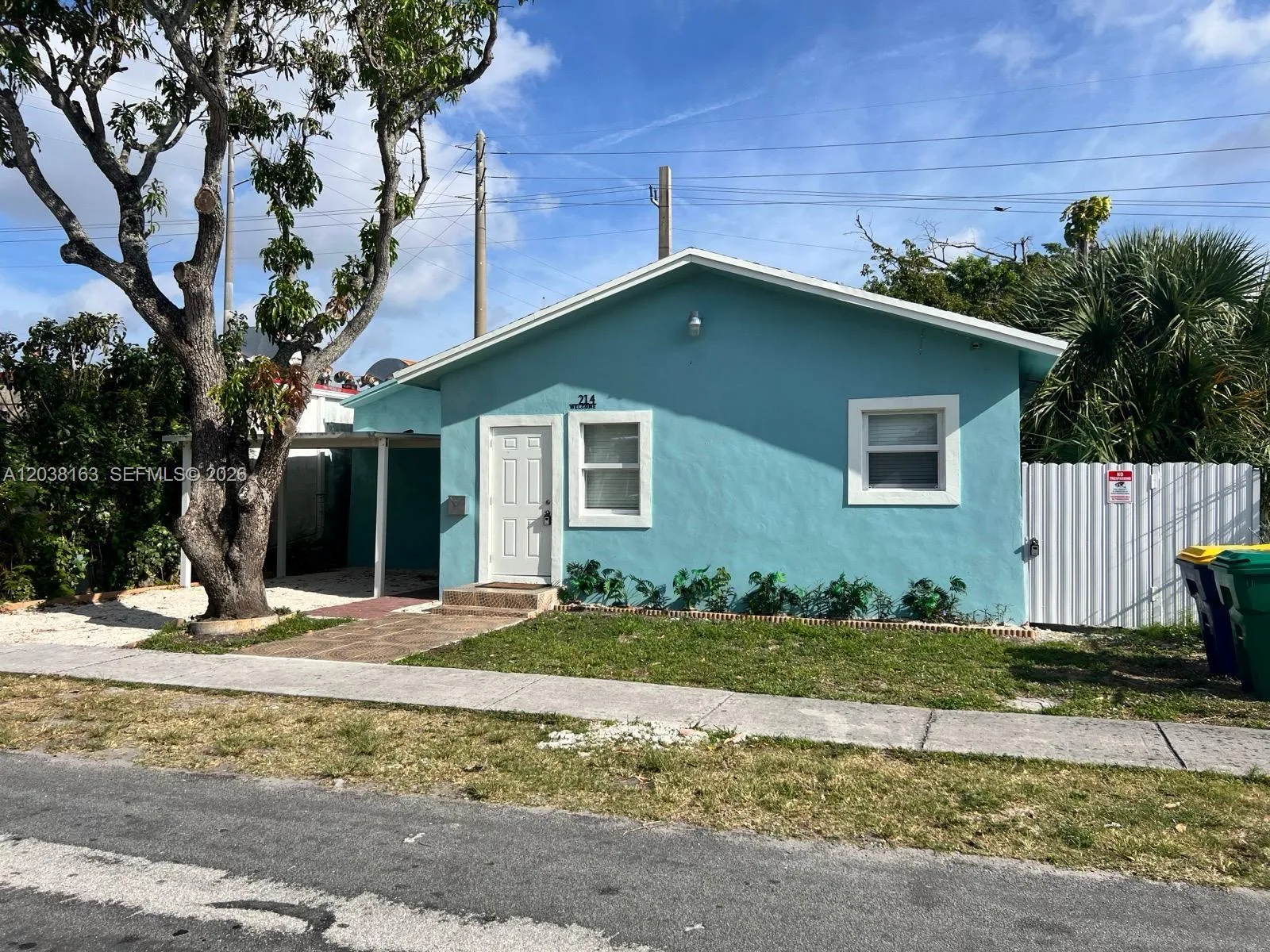 214 SW 2nd Ter, Dania Beach, FL 33004