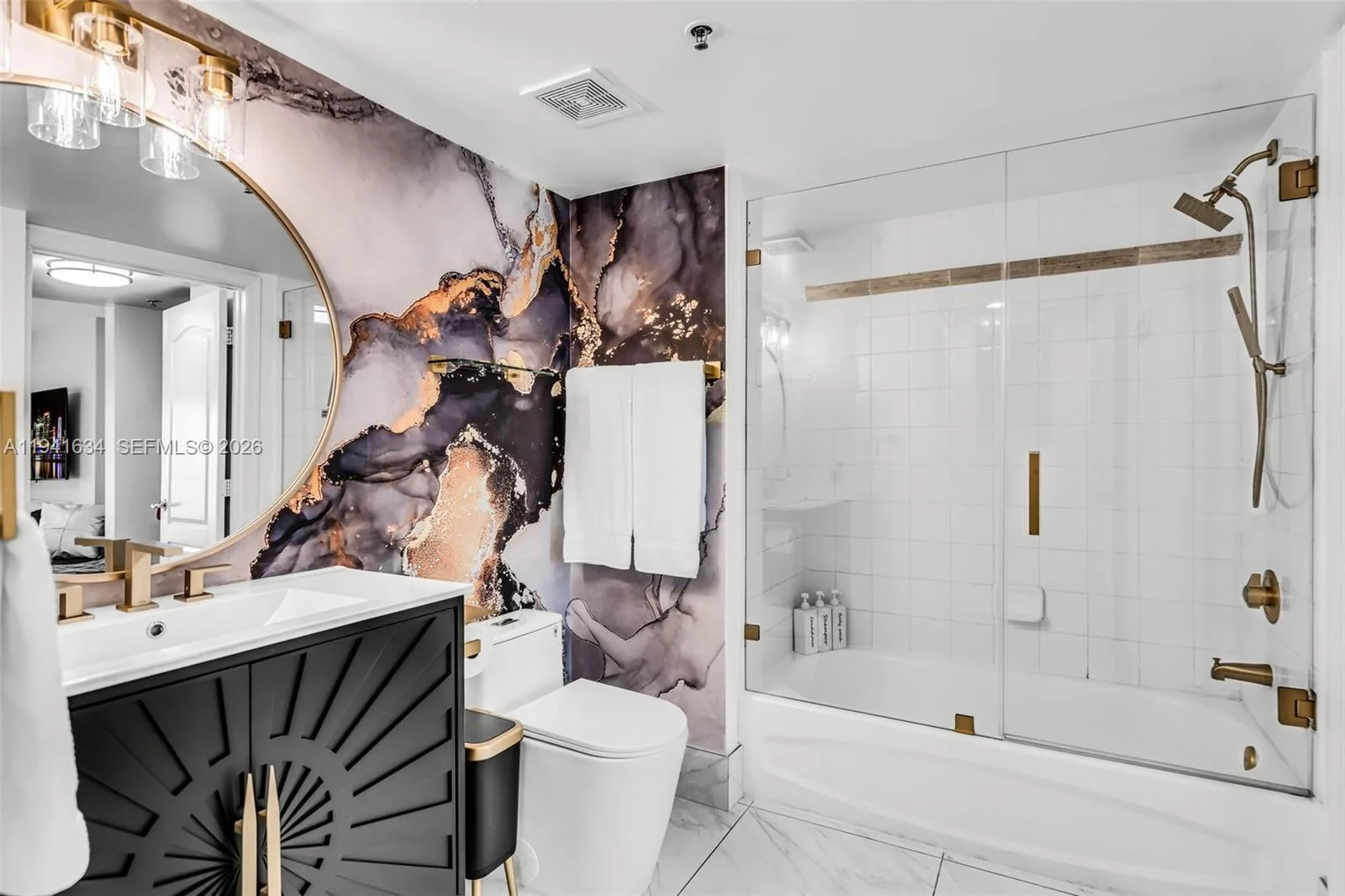 1200 Brickell Bay Dr # 2807, Miami, FL 33131 photo 11