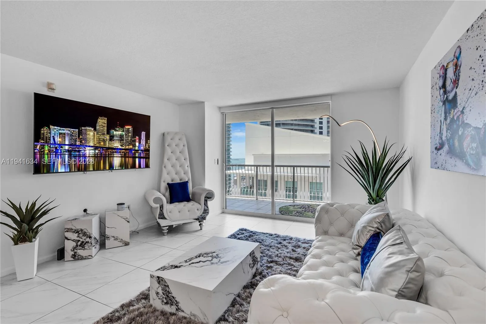 1200 Brickell Bay Dr # 2807, Miami, FL 33131 photo 3