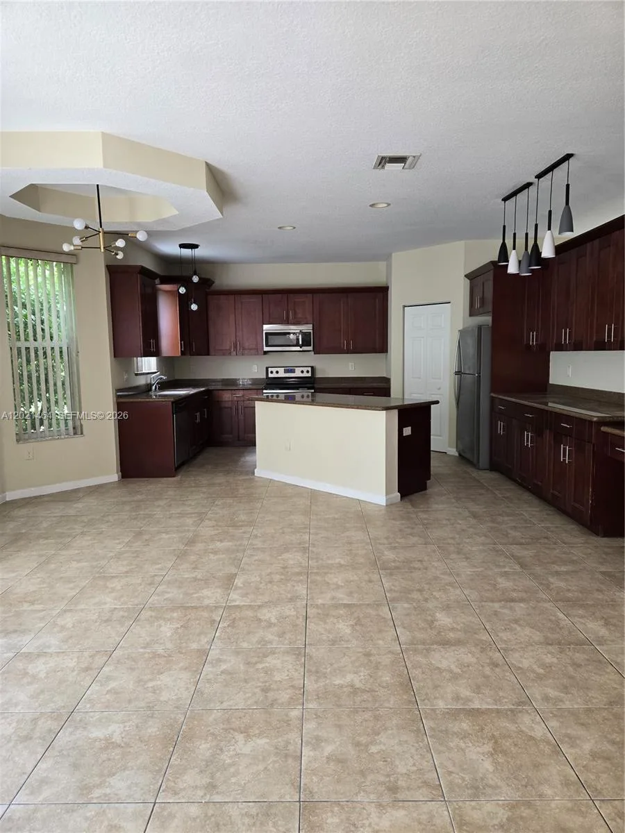 2221 Sloane Pl, Wellington, FL 33414 photo 2