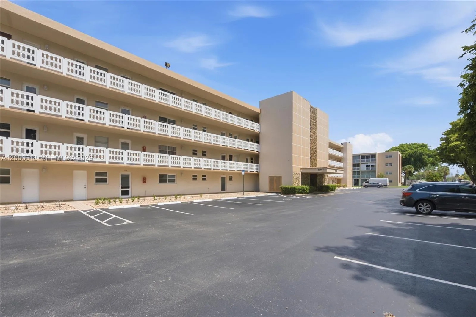 1025 SE 2nd Ave # 406, Dania Beach, FL 33004