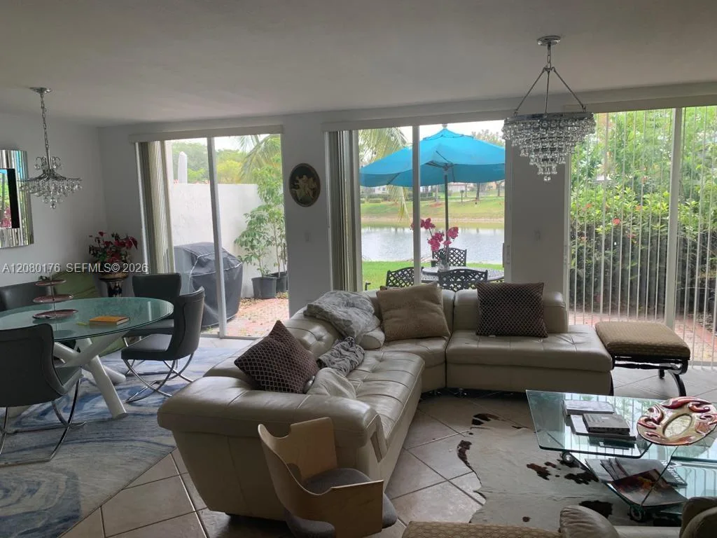 10990 NW 62nd Ter, Doral, FL 33178