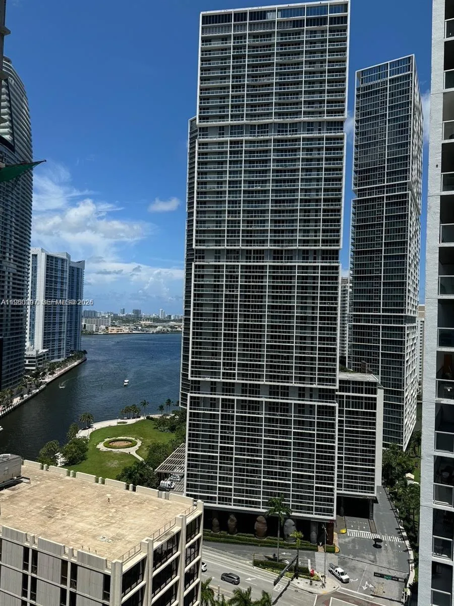55 SE 6th St # 2307, Miami, FL 33131 photo 2