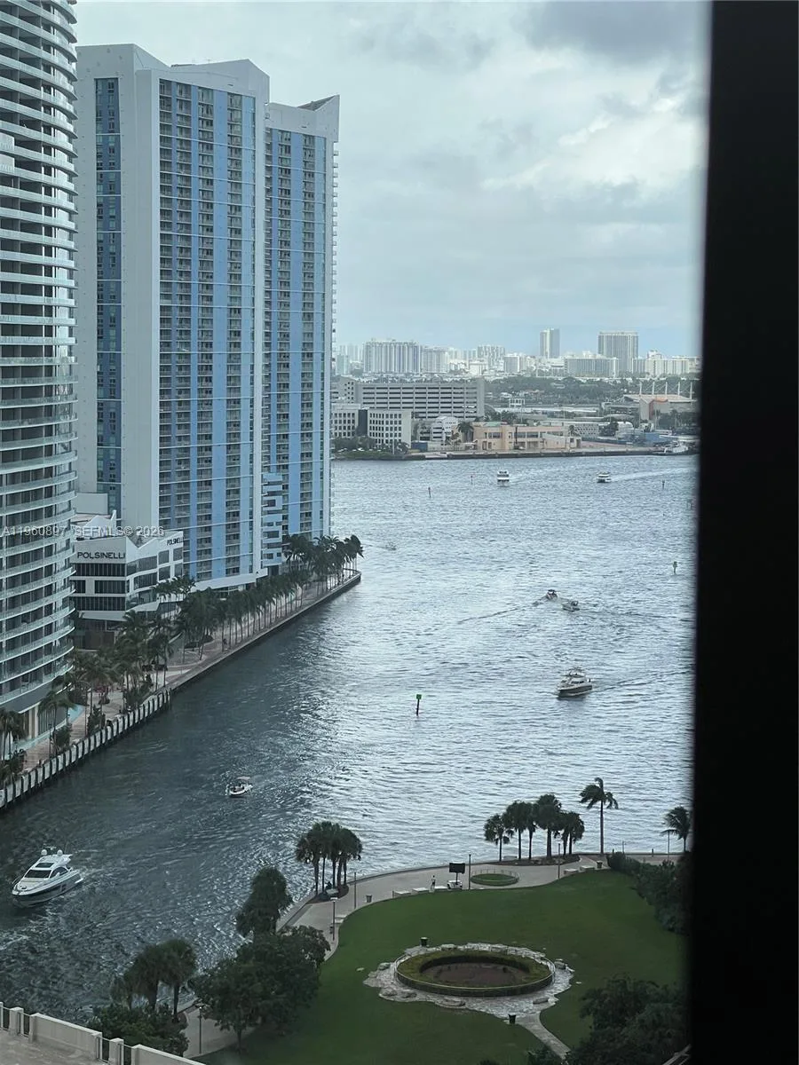 55 SE 6th St # 2307, Miami, FL 33131 photo 3
