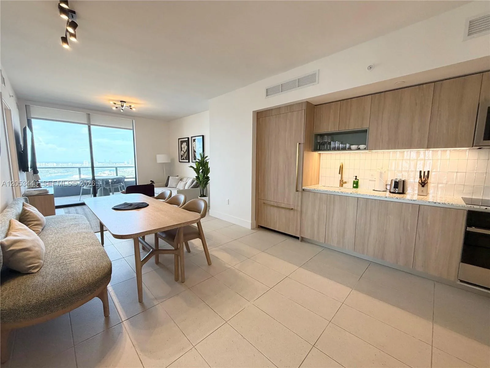 159 NE 6th St # 3215, Miami, FL 33132 photo 3