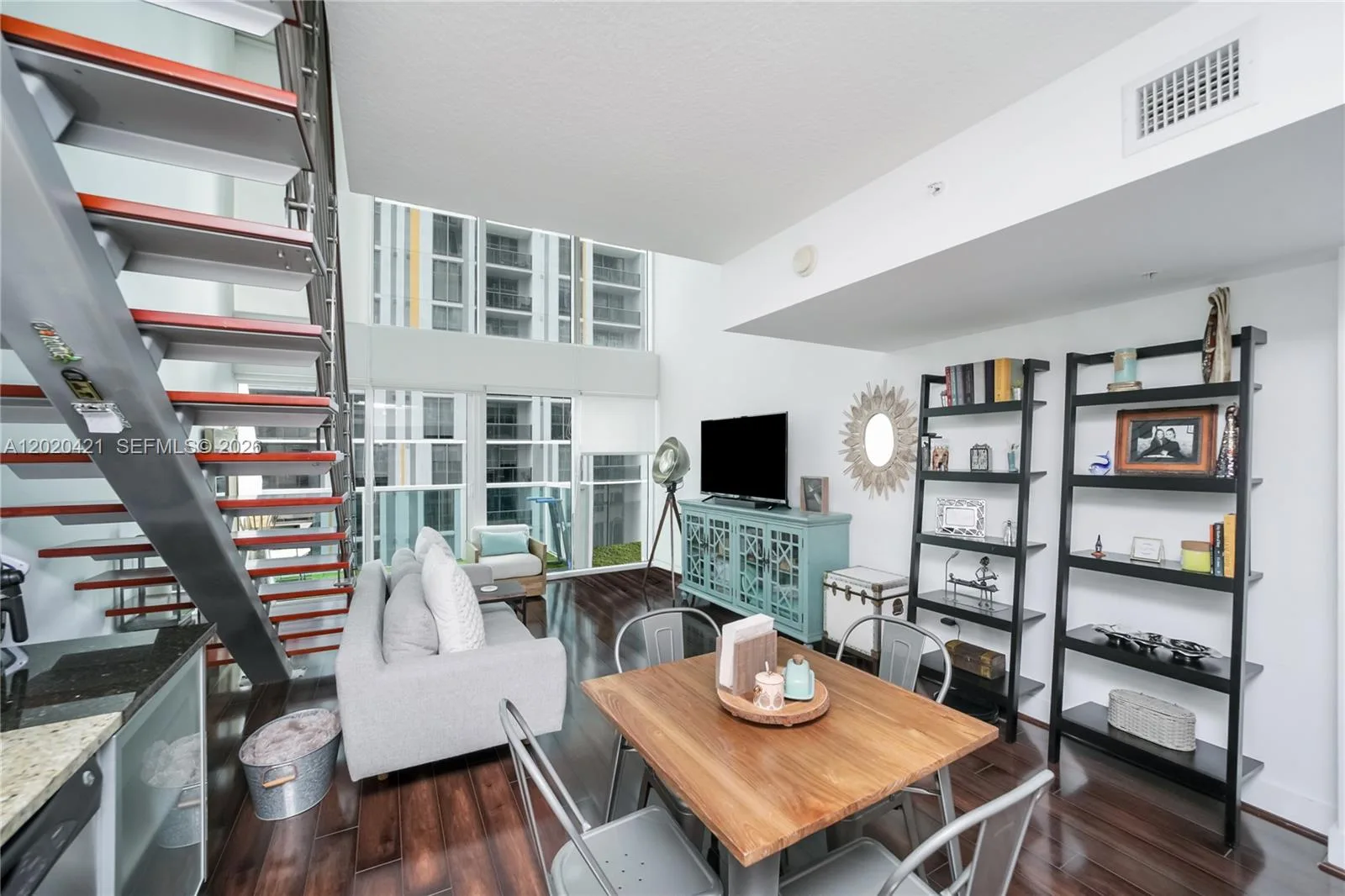 41 SE 5th St # 704, Miami, FL 33131 photo 2