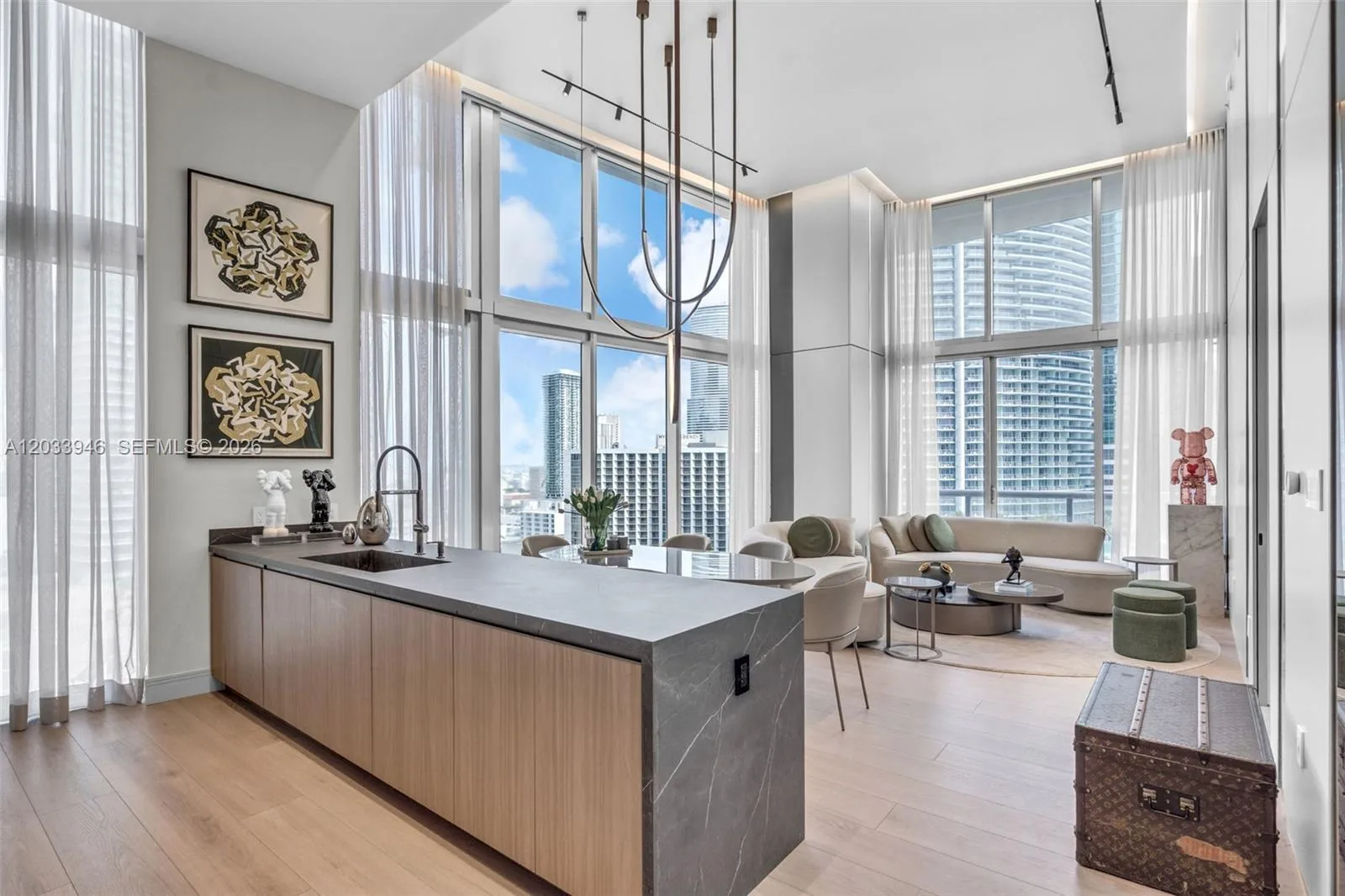 475 Brickell Ave # 2215, Miami, FL 33131