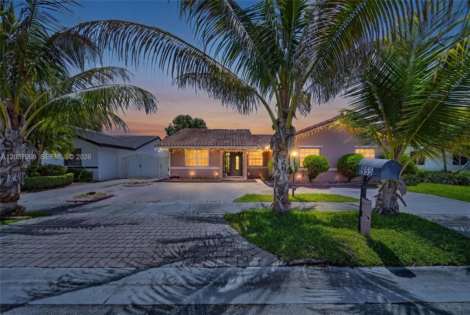 955 NW 128th Ct, Miami, FL 33182 photo 4