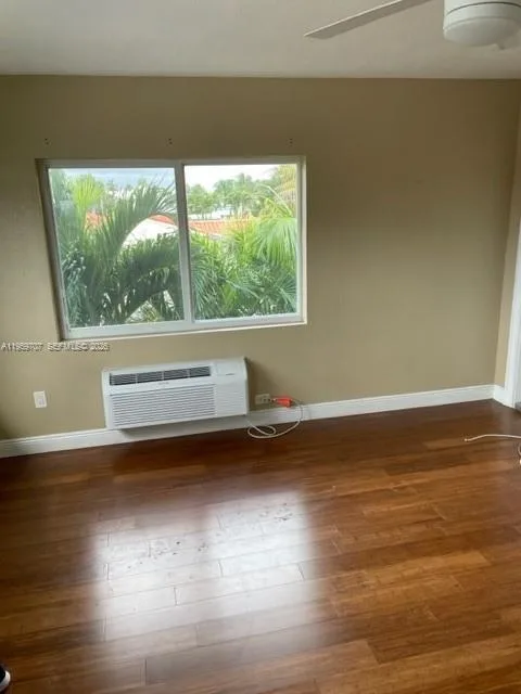 2121 Biarritz Dr # 5, Miami Beach, FL 33141 photo 3