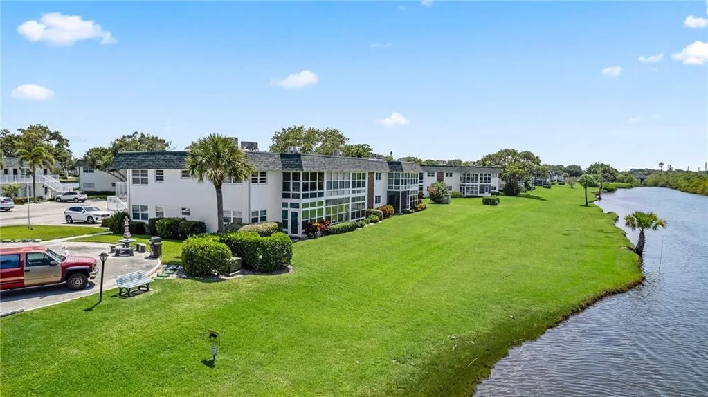 2800 Indian River Boulevard # 1, Vero Beach, FL 32960