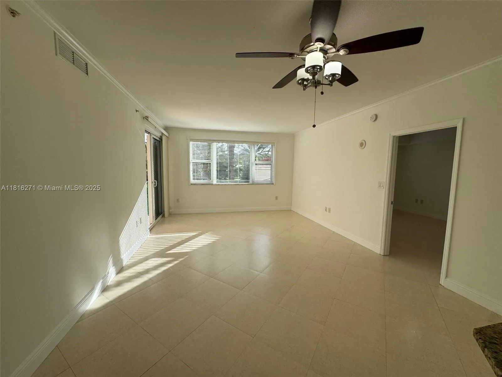 19900 E Country Club Dr # 209, Aventura, FL 33180 photo 4