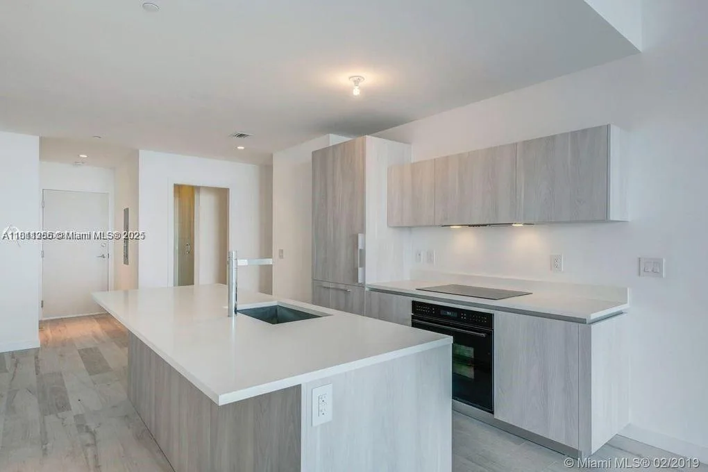 480 NE 31st St # 1002, Miami, FL 33137 photo 9