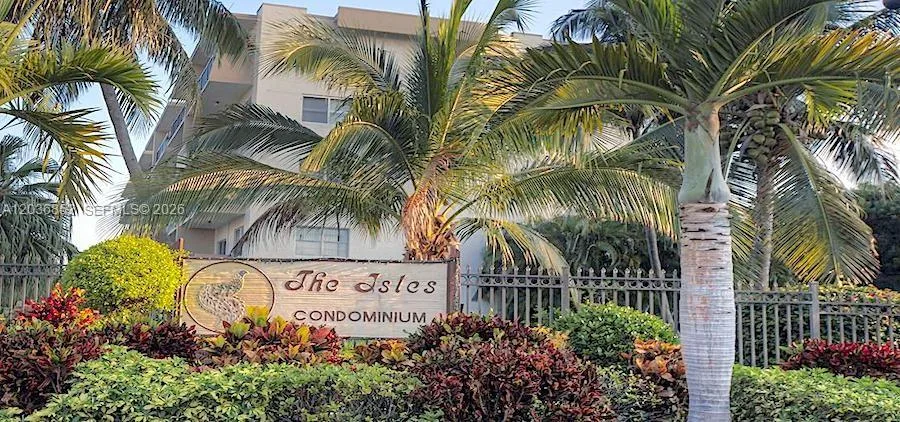 250 181st Dr # 108, Sunny Isles Beach, FL 33160