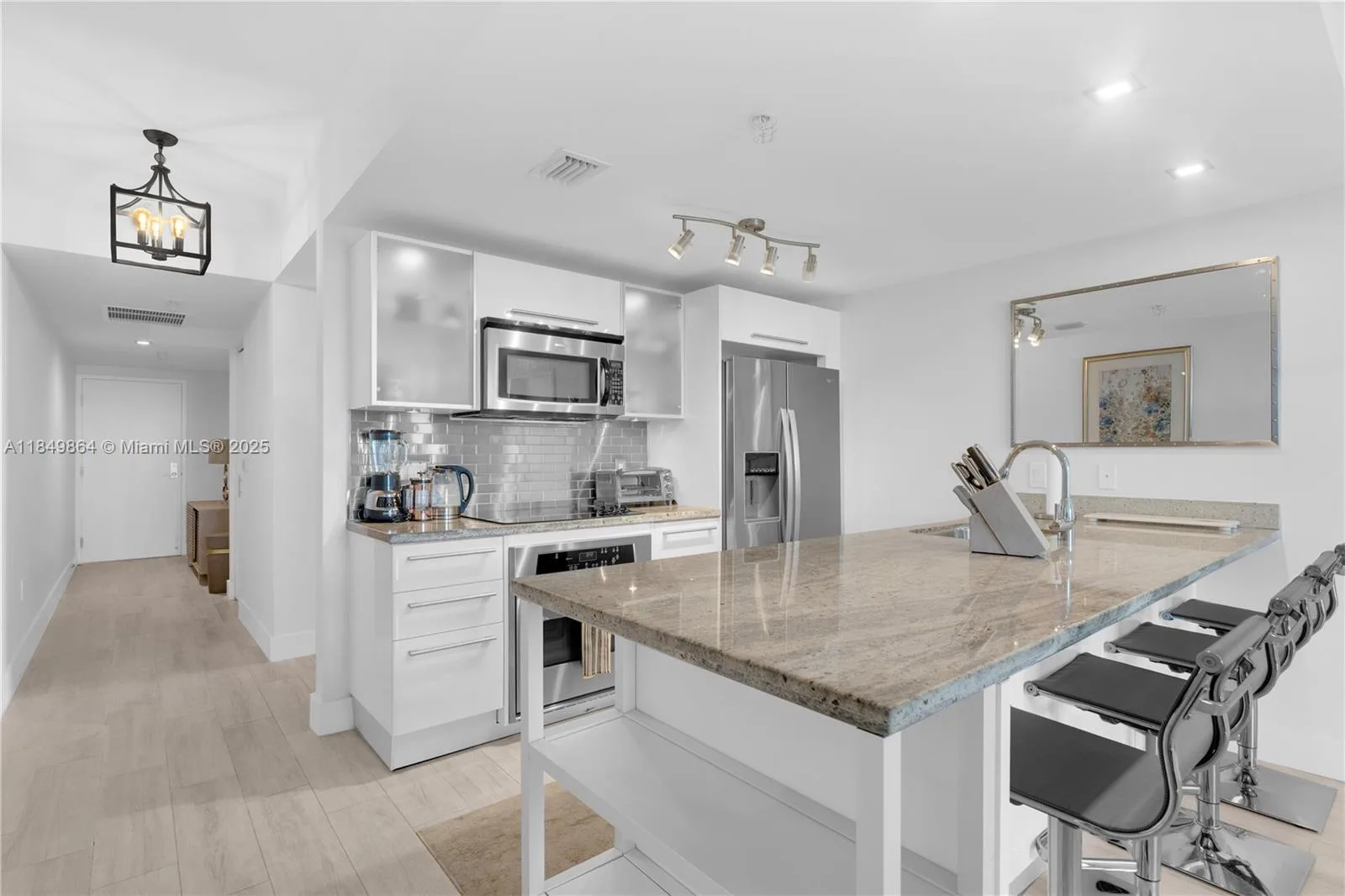 185 SW 7th St # 1901, Miami, FL 33130 photo 5
