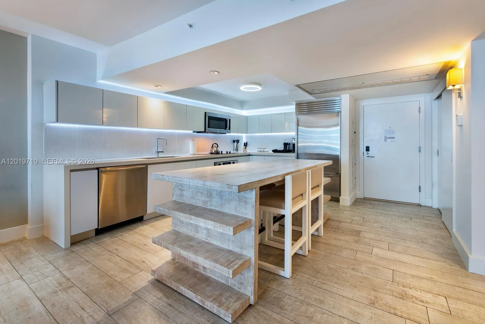 102 24th St # 1012, Miami Beach, FL 33139 photo 5