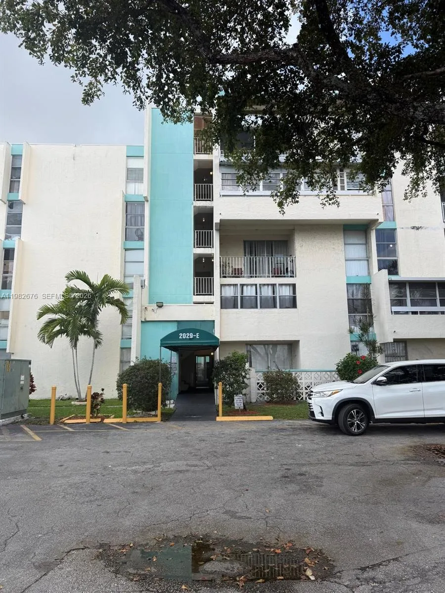 2029 NW 46th Ave # E305, Lauderhill, FL 33313