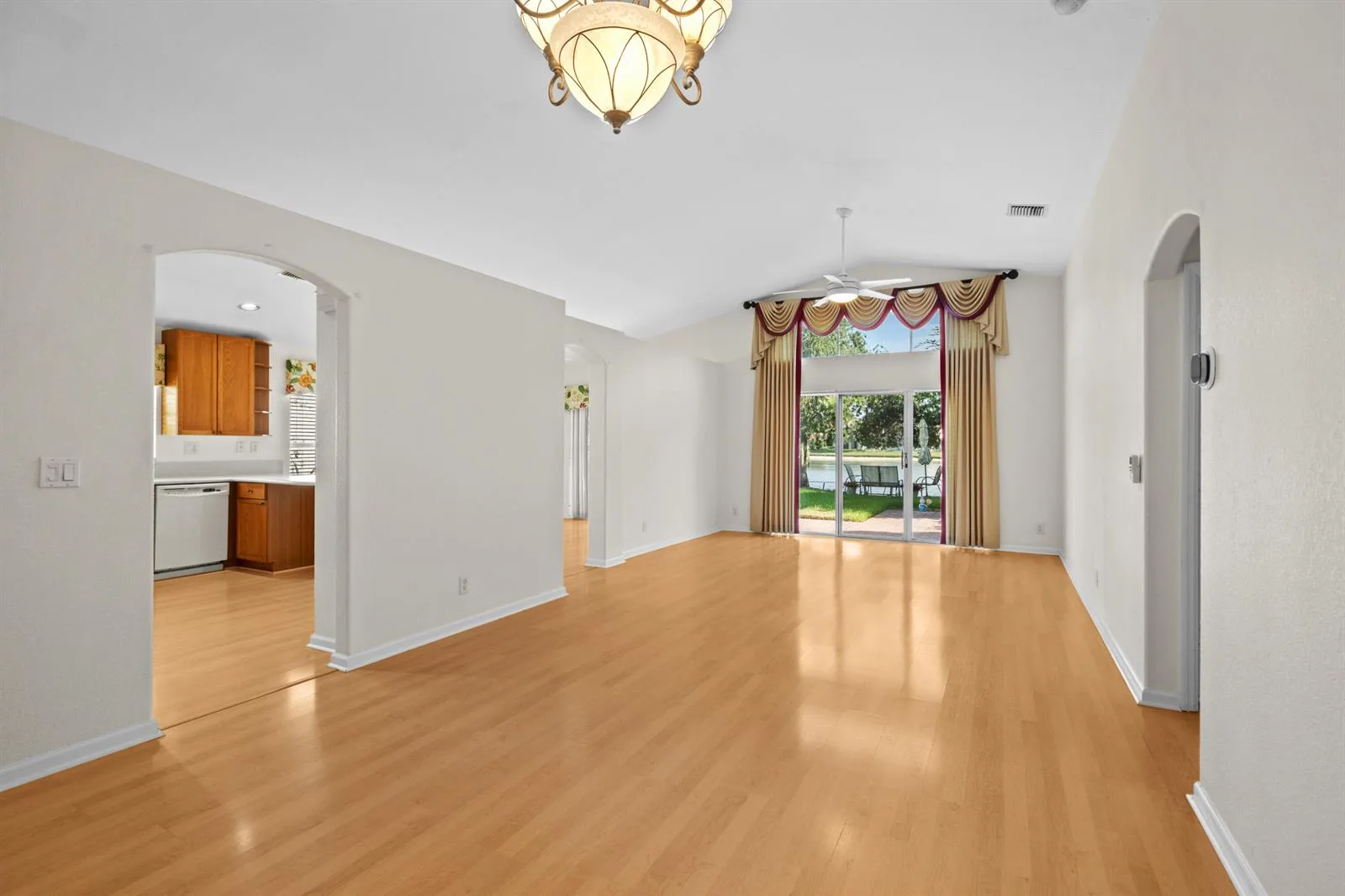 4977 Victoria Circle, West Palm Beach, FL 33409 photo 9