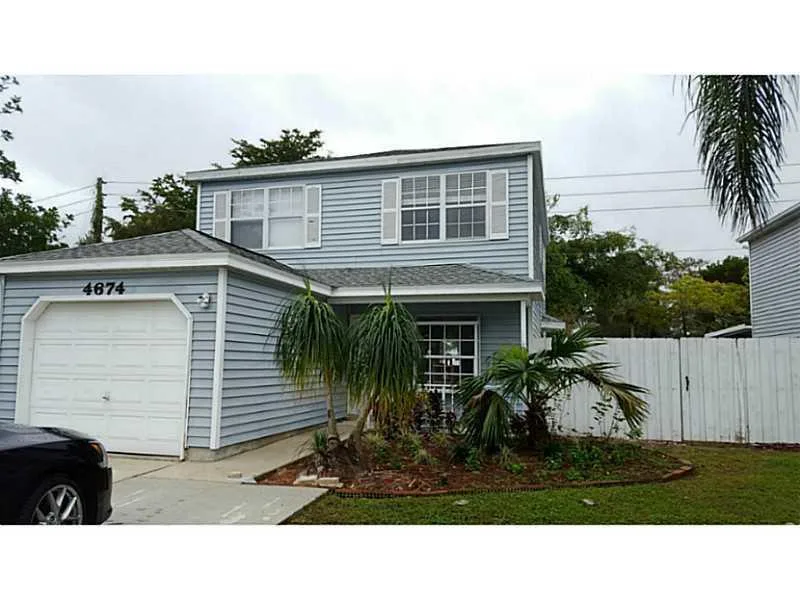 4674 Lakeside Circle, West Palm Beach, FL 33417