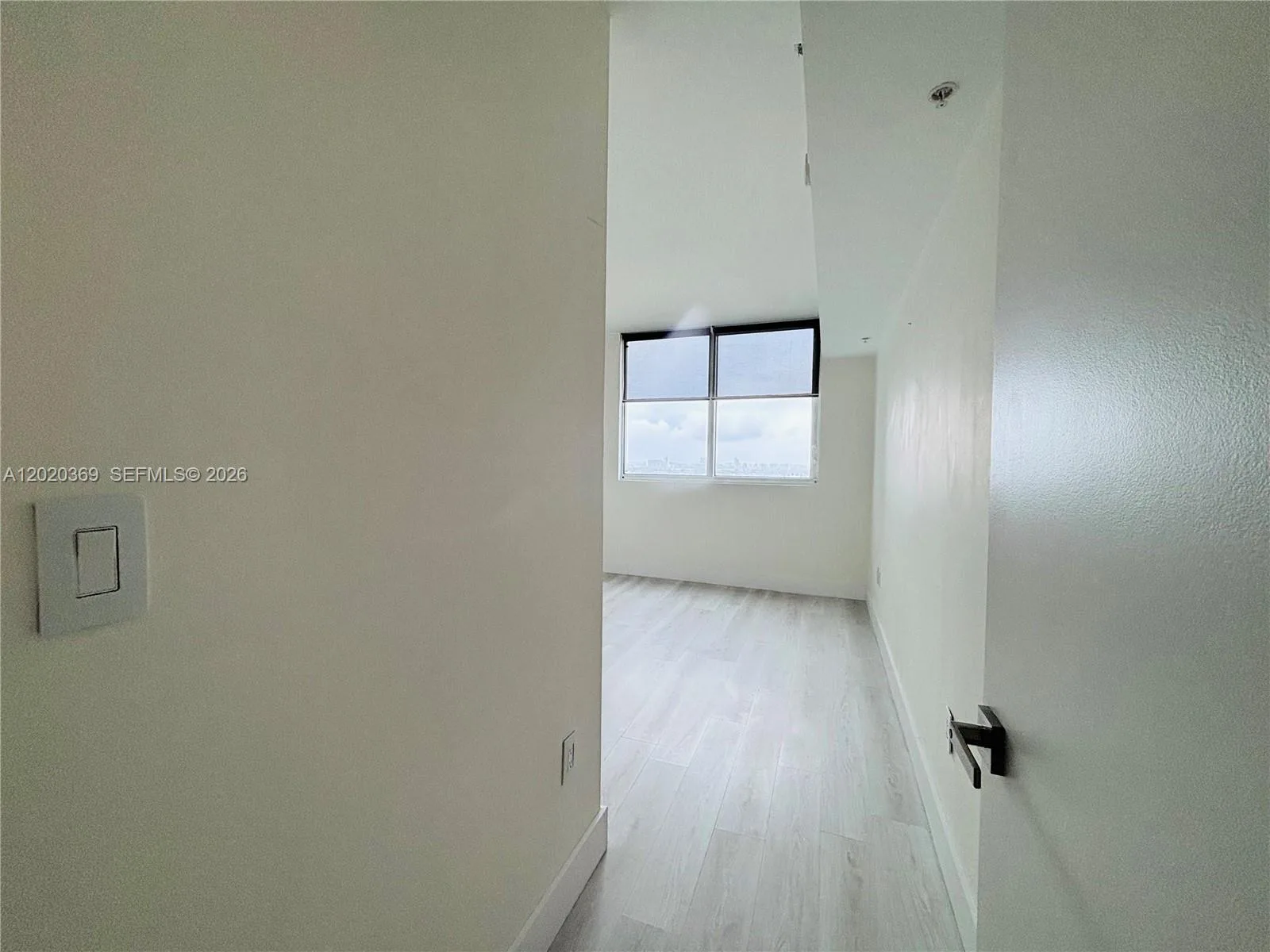 253 NE 2nd St # 2003, Miami, FL 33132 photo 10