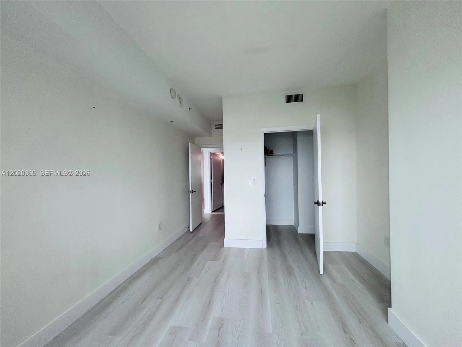 253 NE 2nd St # 2003, Miami, FL 33132 photo 12