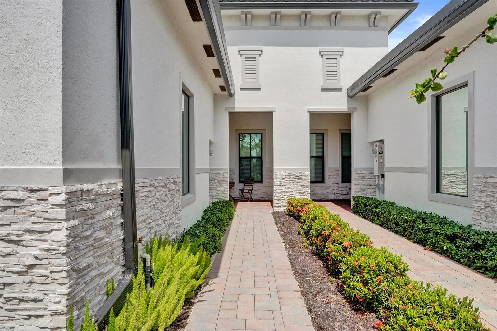 8336 W Blue Spring Drive, Parkland, FL 33067 photo 3