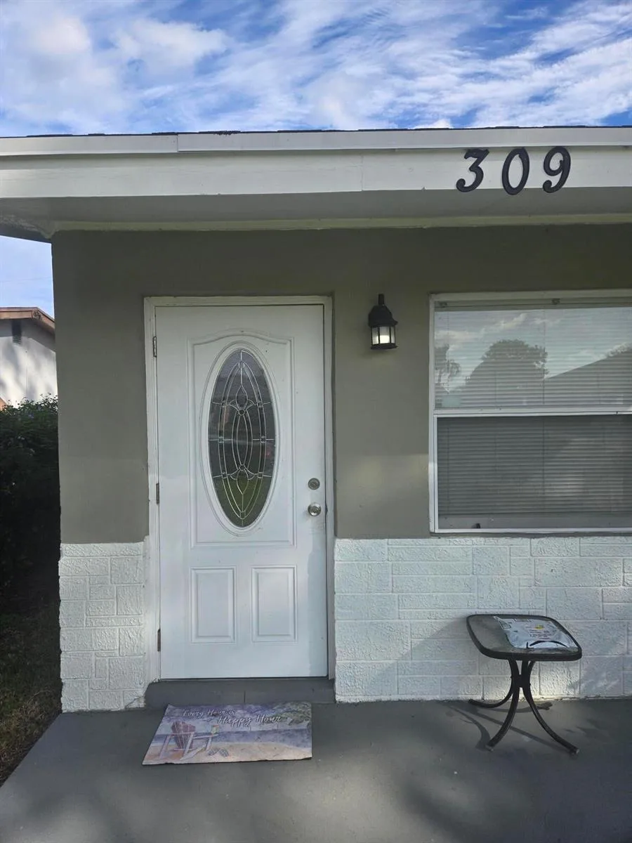 309 NW 6TH Avenue, Delray Beach, FL 33444