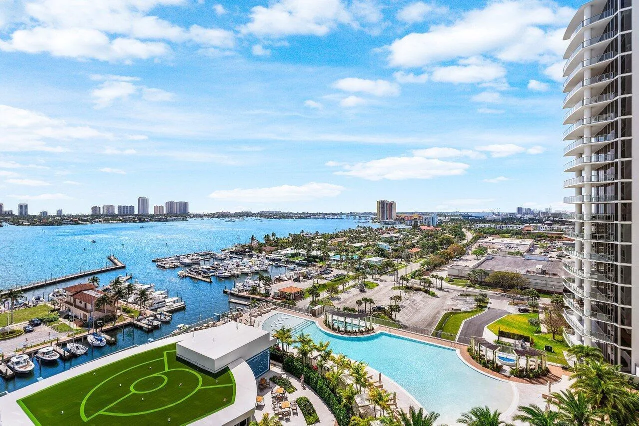220 Lake Shore Drive # 1415, Lake Park, FL 33403