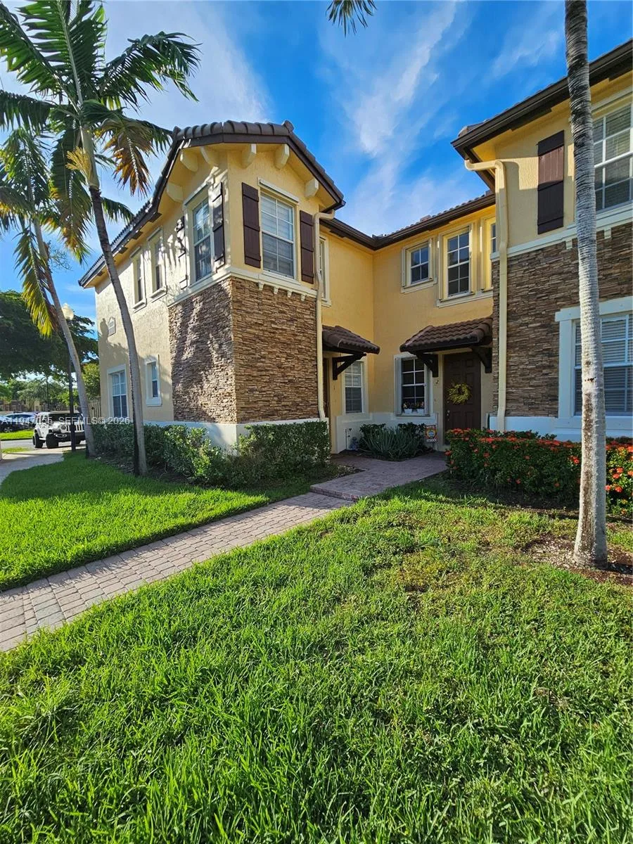 9209 SW 227th St # 1, Cutler Bay, FL 33190