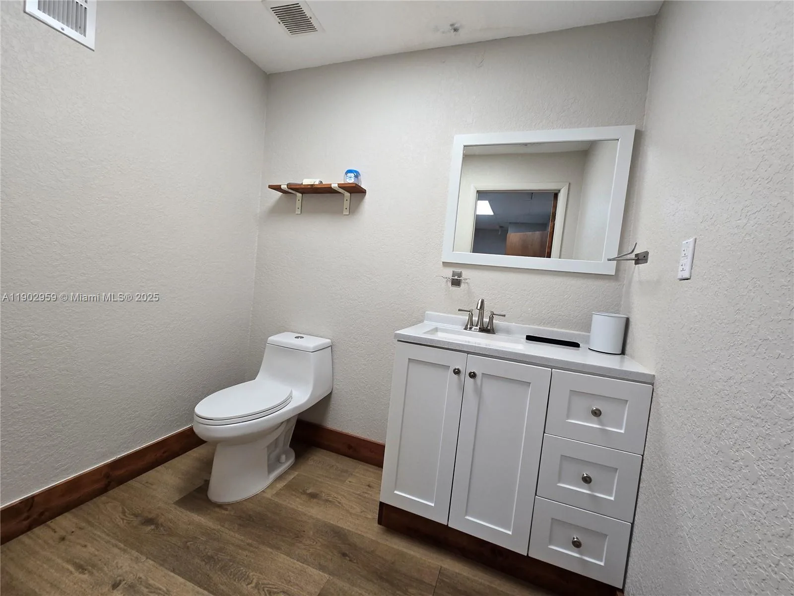 3580 NW 32nd St, Miami, FL 33142 photo 4