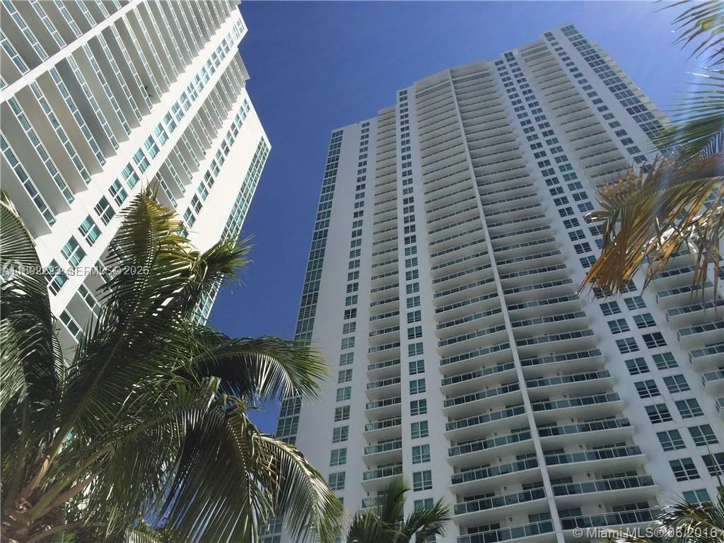 951 Brickell Ave # 3810, Miami, FL 33131