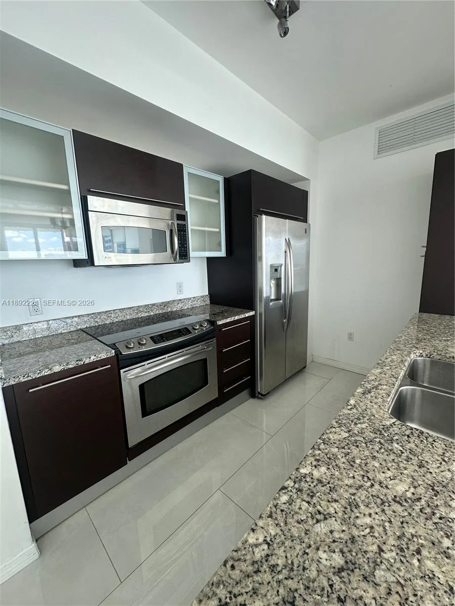 951 Brickell Ave # 3810, Miami, FL 33131 photo 5