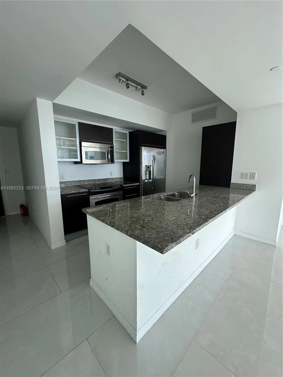 951 Brickell Ave # 3810, Miami, FL 33131 photo 6
