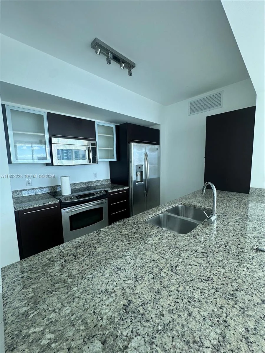 951 Brickell Ave # 3810, Miami, FL 33131 photo 7