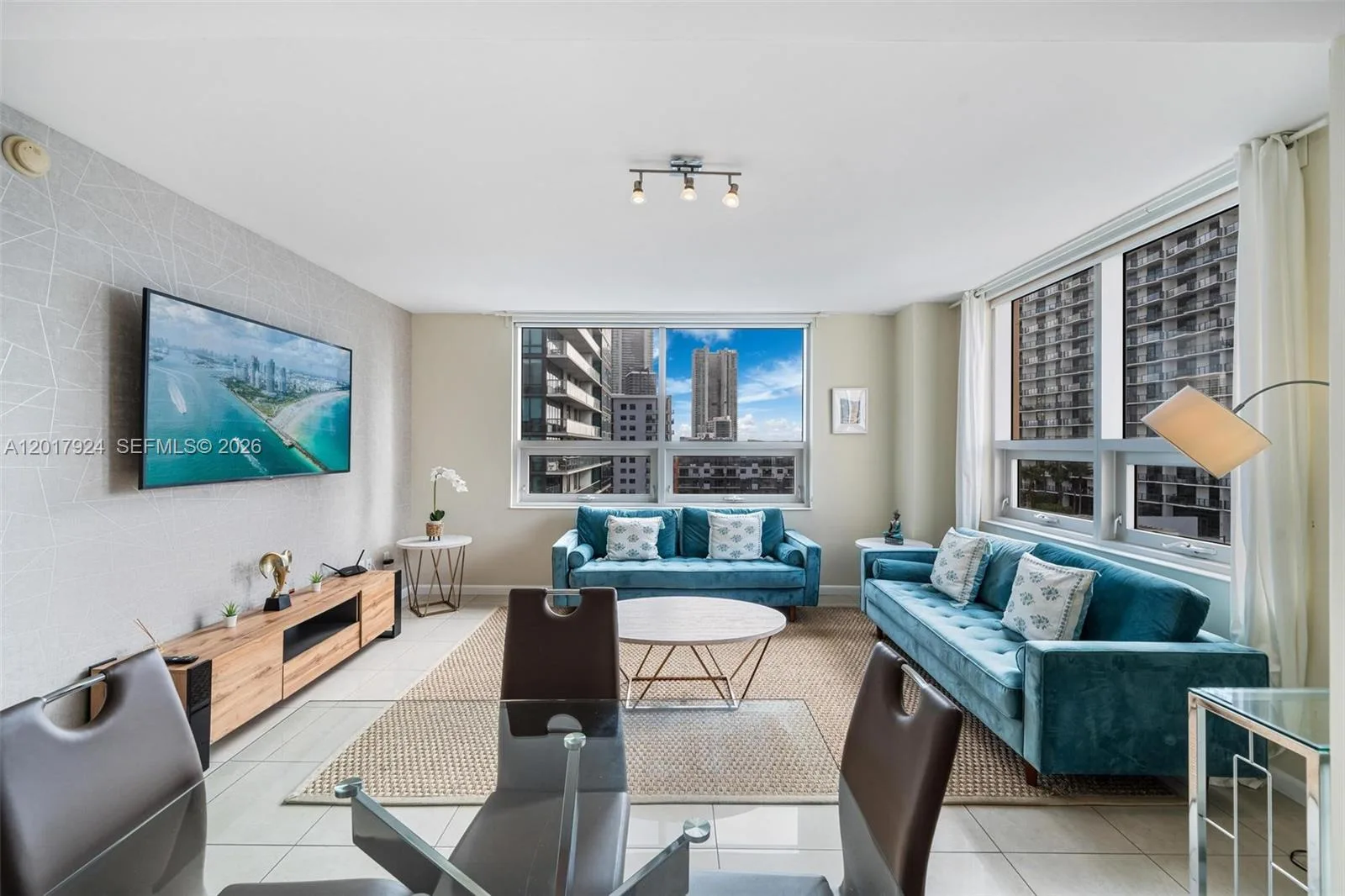 3250 NE 1st Ave # 916, Miami, FL 33137