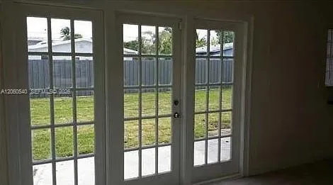 709 NE 16th St, Fort Lauderdale, FL 33304 photo 3