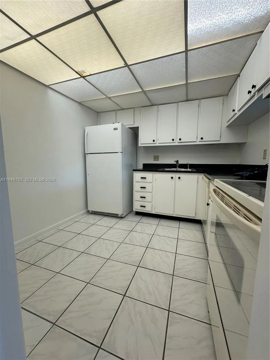 500 Executive Center Dr # 2N, West Palm Beach, FL 33401 photo 9