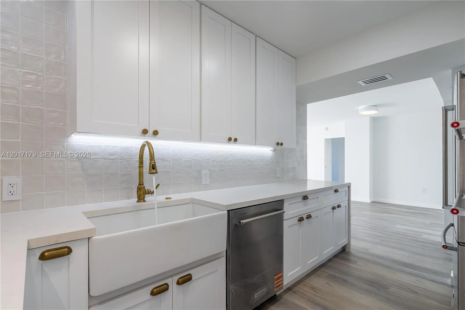 3675 N Country Club Dr # 1906, Aventura, FL 33180 photo 8