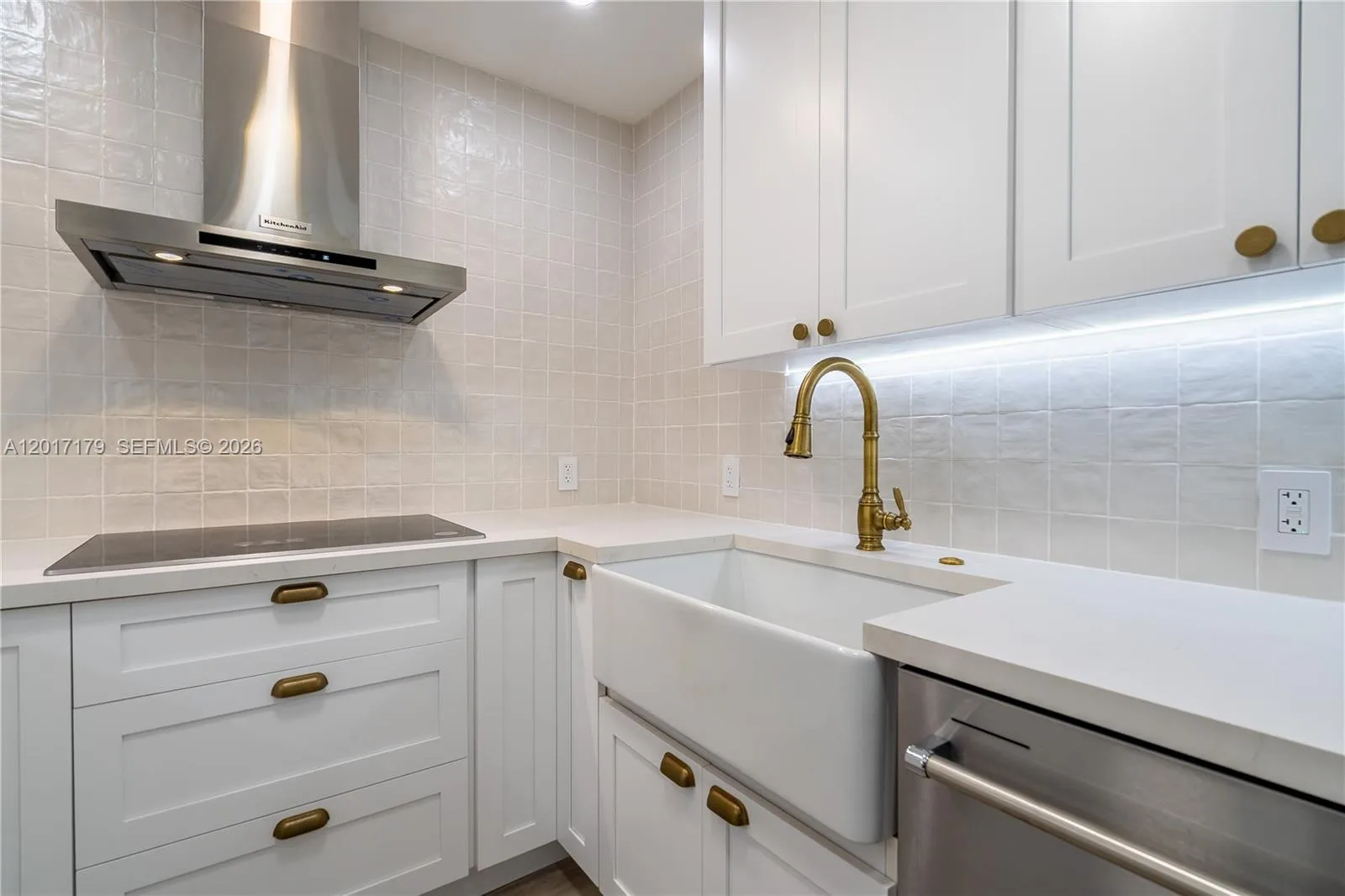 3675 N Country Club Dr # 1906, Aventura, FL 33180 photo 9