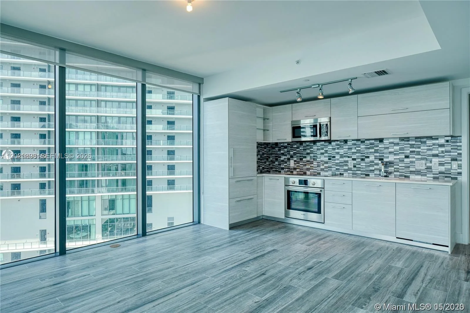650 NE 32nd St # 1208, Miami, FL 33137 photo 2