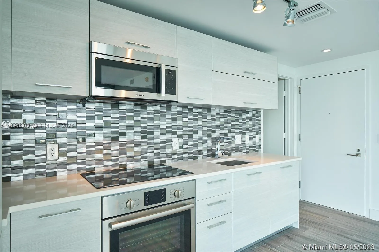 650 NE 32nd St # 1208, Miami, FL 33137 photo 3