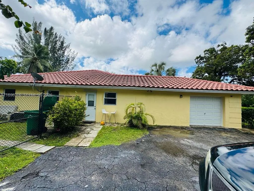 3405 NW 82nd Ave, Coral Springs, FL 33065 photo 2