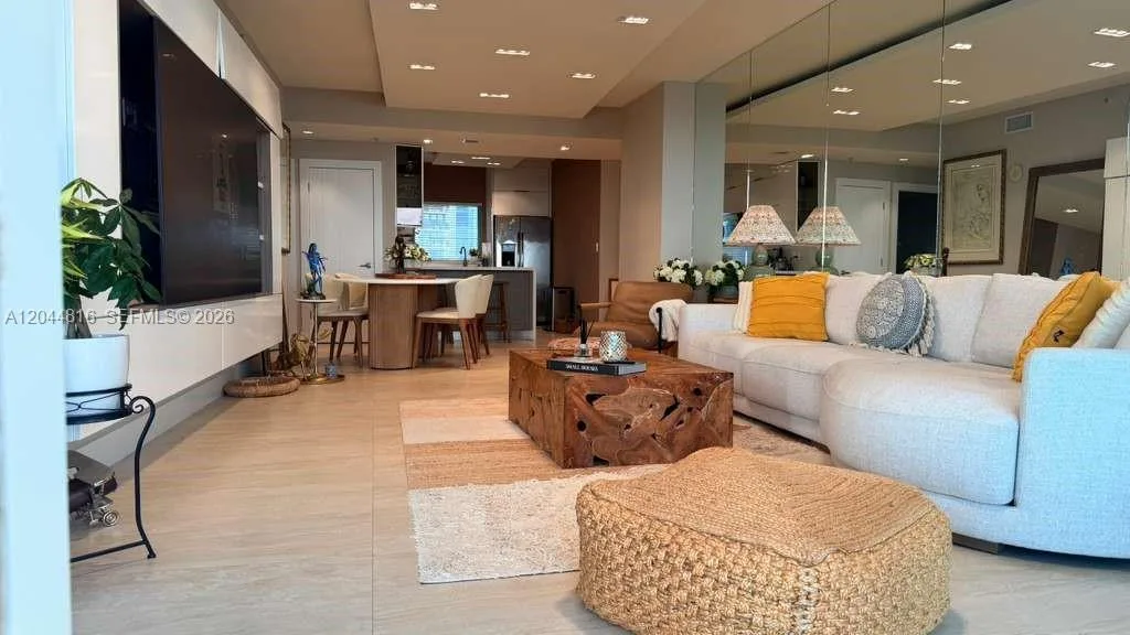 601 NE 36th St # 1306, Miami, FL 33137 photo 2