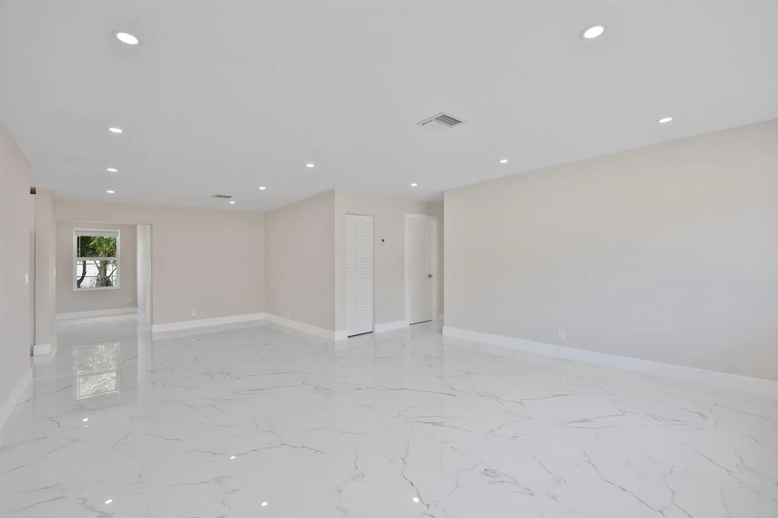 215 Evergreen Drive, West Palm Beach, FL 33403 photo 9
